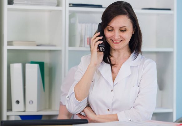 Comunicación con el paciente de una clínica dental